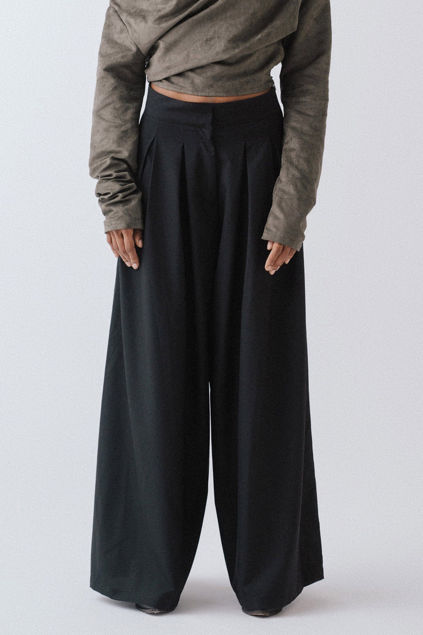 Approach Black Pants