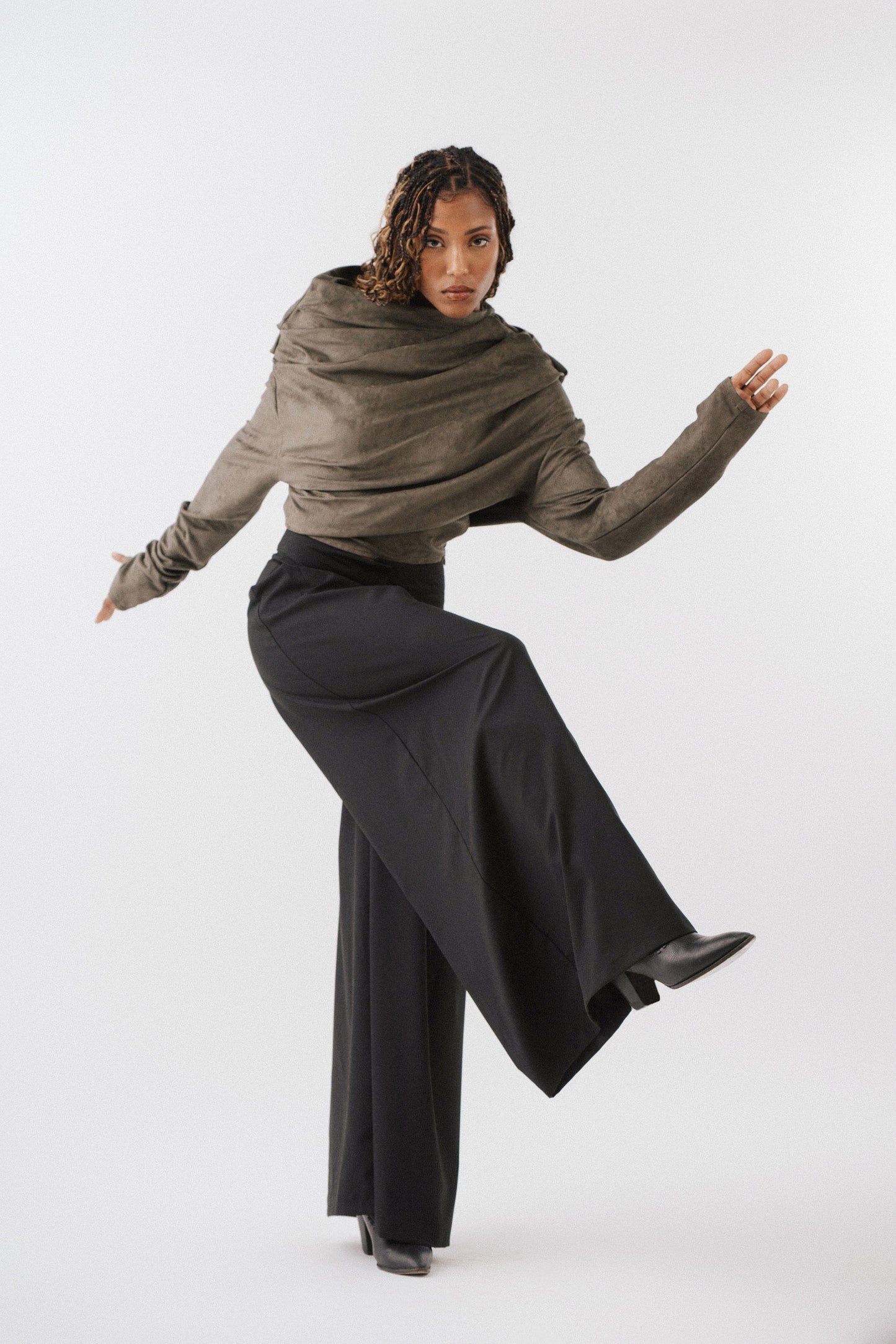 Approach Black Pants
